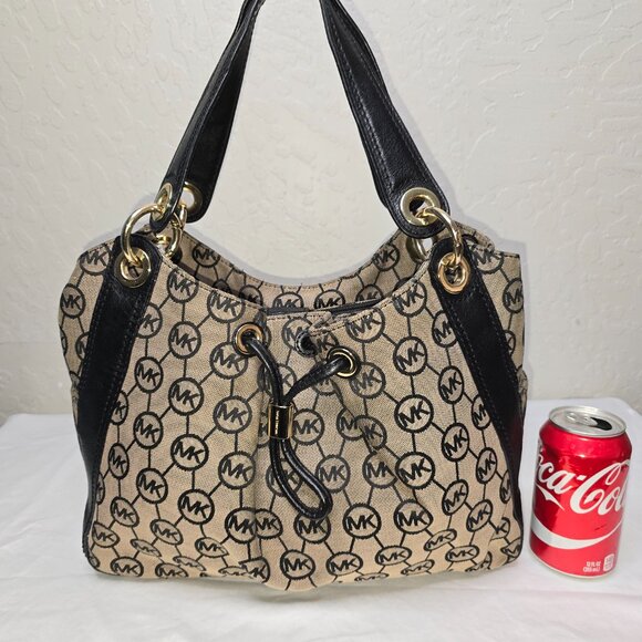 Michael Kors Ludlow Black & Beige Signature Canvas & Leather Drawstring HoboBag - Picture 2 of 11